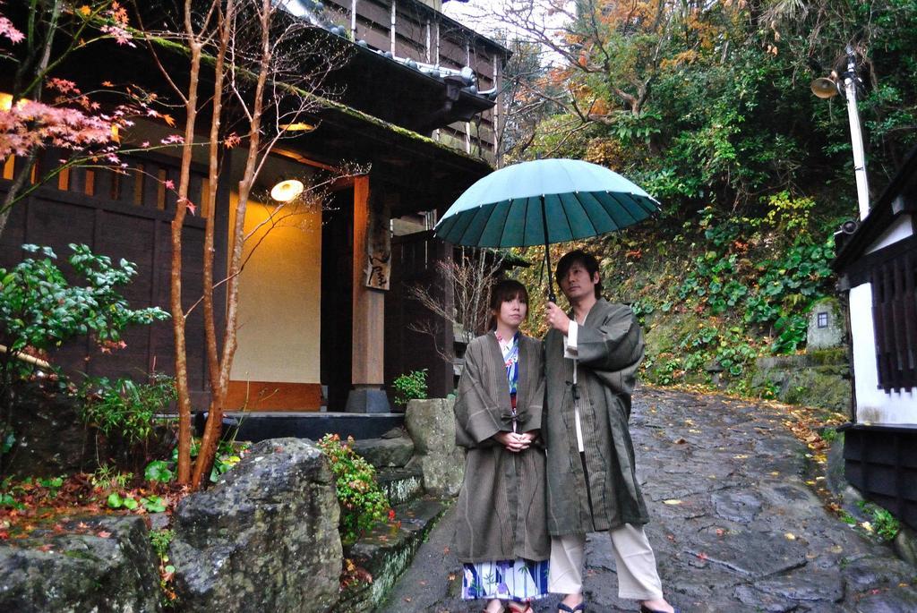 Ban-Ya Hot Spring Inn Yufu Bagian luar foto