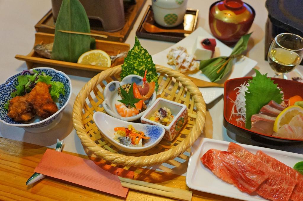 Ban-Ya Hot Spring Inn Yufu Bagian luar foto