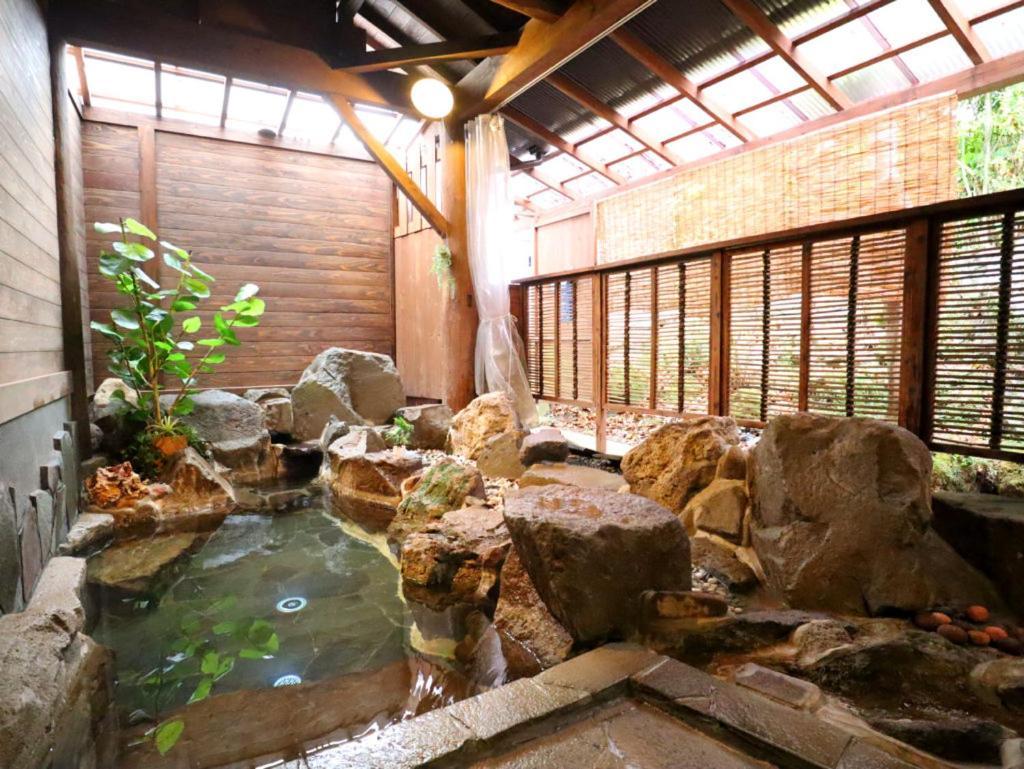Ban-Ya Hot Spring Inn Yufu Bagian luar foto