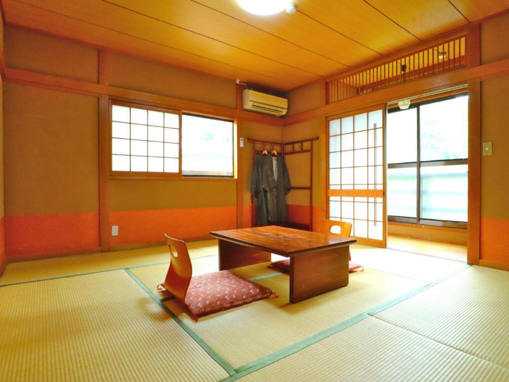 Ban-Ya Hot Spring Inn Yufu Bagian luar foto