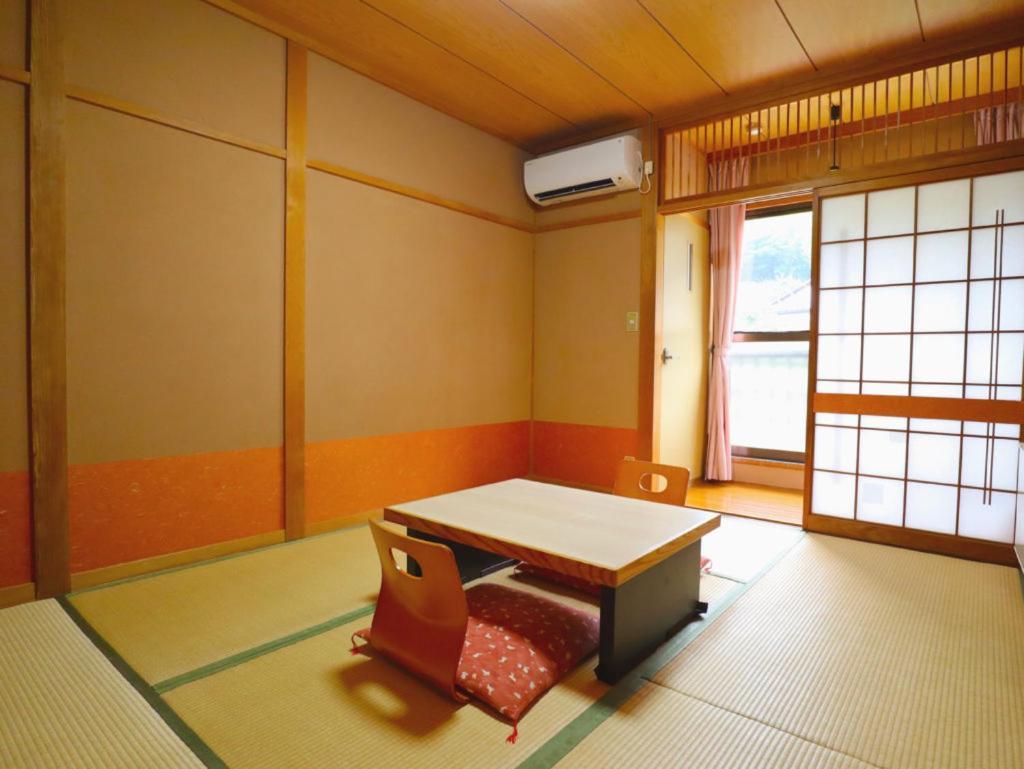 Ban-Ya Hot Spring Inn Yufu Bagian luar foto