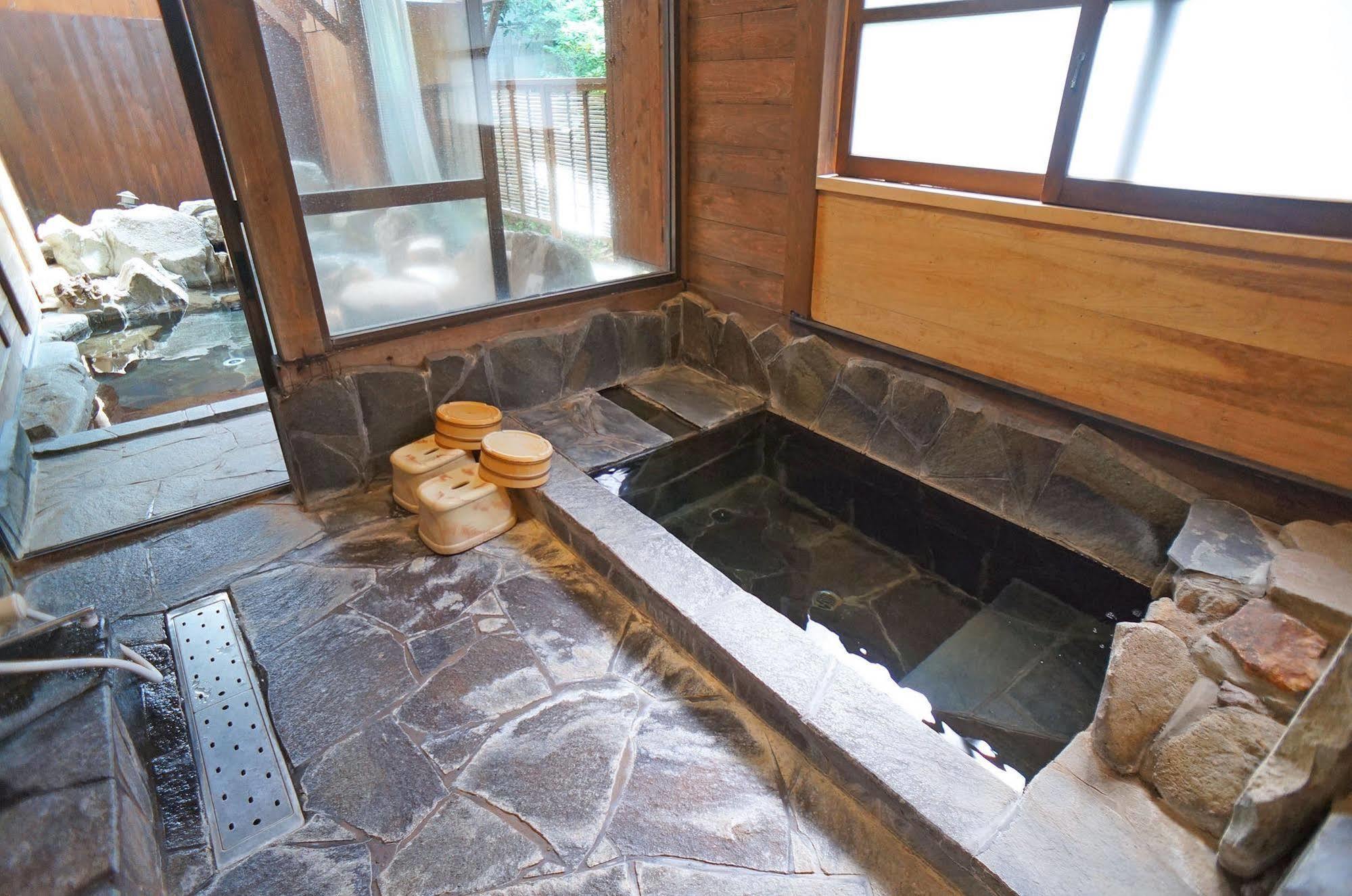 Ban-Ya Hot Spring Inn Yufu Bagian luar foto