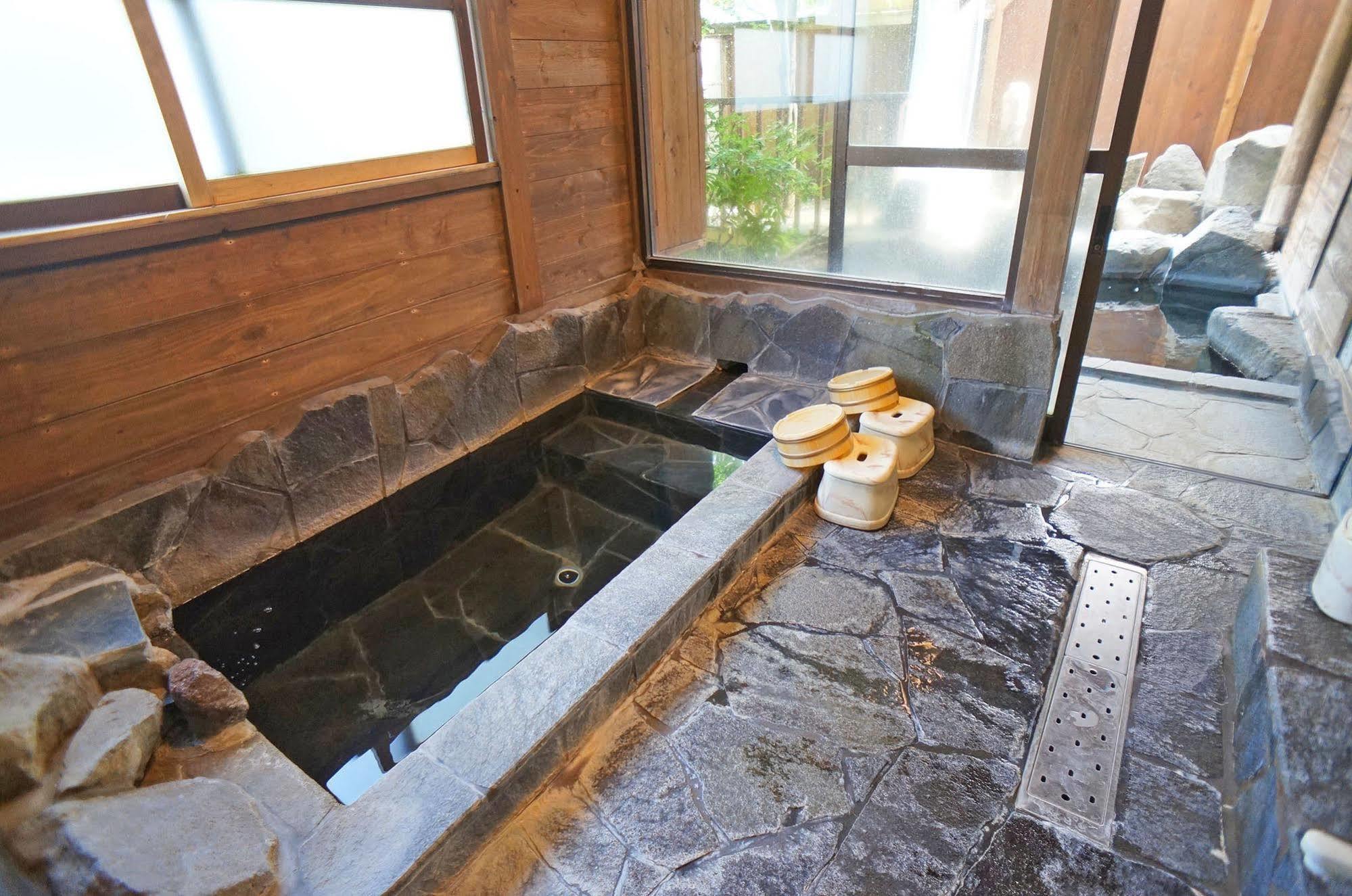 Ban-Ya Hot Spring Inn Yufu Bagian luar foto
